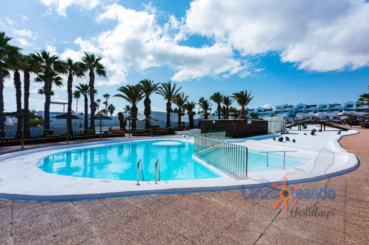 Vivienda Vacacional Las Coronas 48 Costa Teguise Bagian luar foto