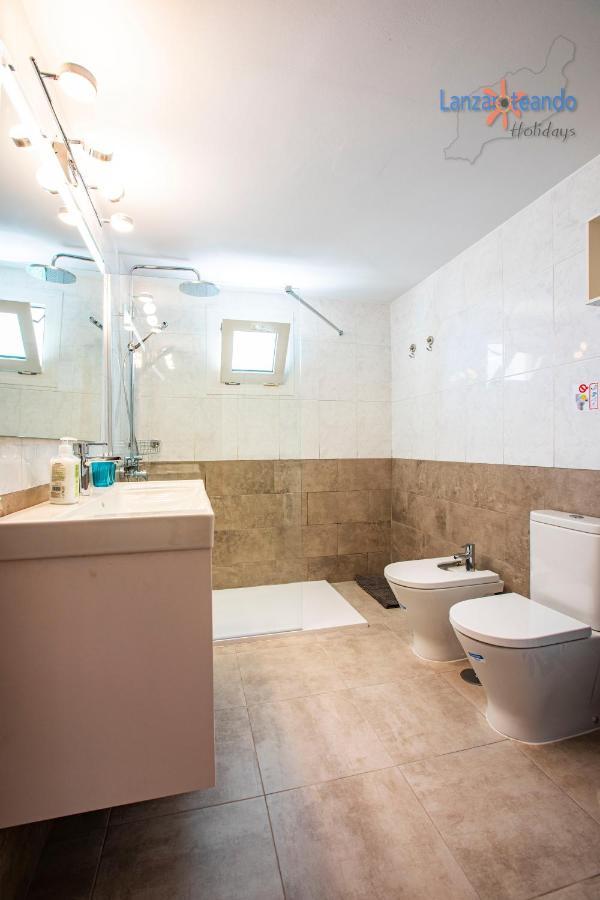 Vivienda Vacacional Las Coronas 48 Costa Teguise Bagian luar foto